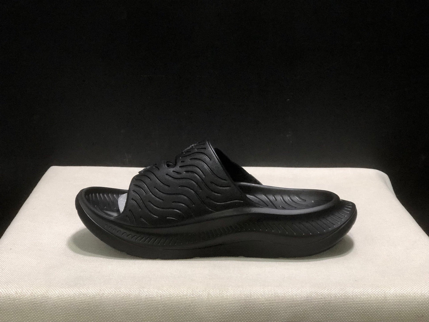 WTAPS x  HOKA ONE ONE ORA Luxe